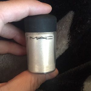 MAC Pigment in Vanilla